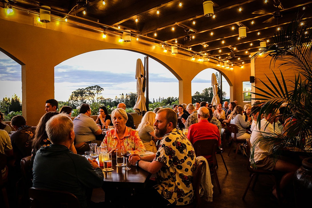 pueos-osteria outdoor dining